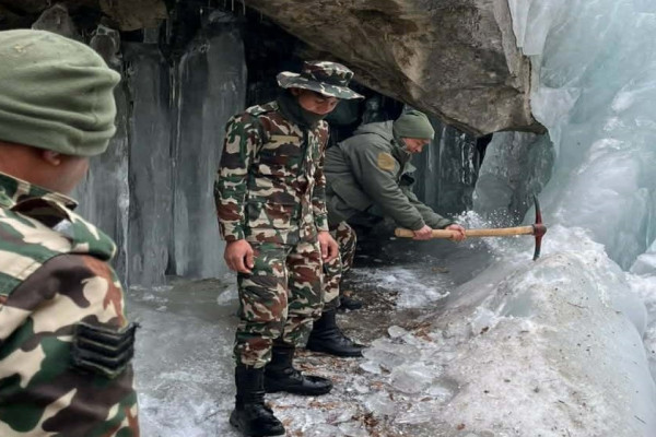 बरफ काटेर निर्वाचनको बाटो खुलाईयो